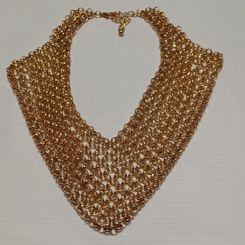 Elegant Gold Mesh Necklace